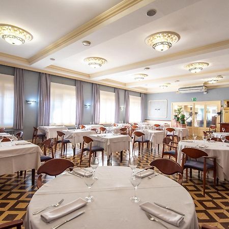 Hotel Robert La Pobla de Claramunt Экстерьер фото
