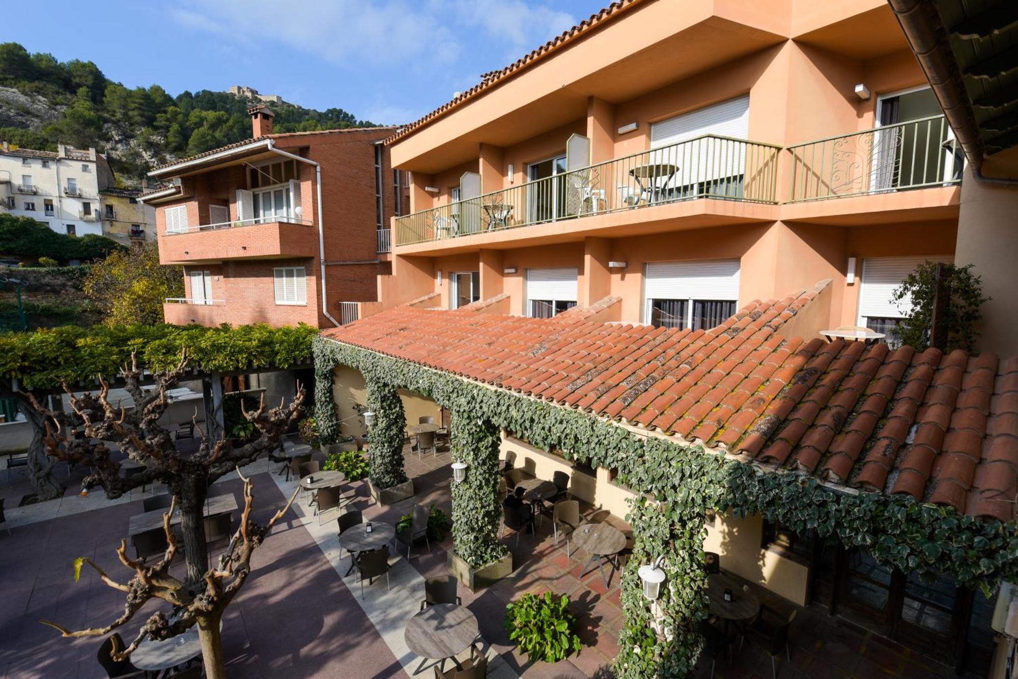 Hotel Robert La Pobla de Claramunt Экстерьер фото