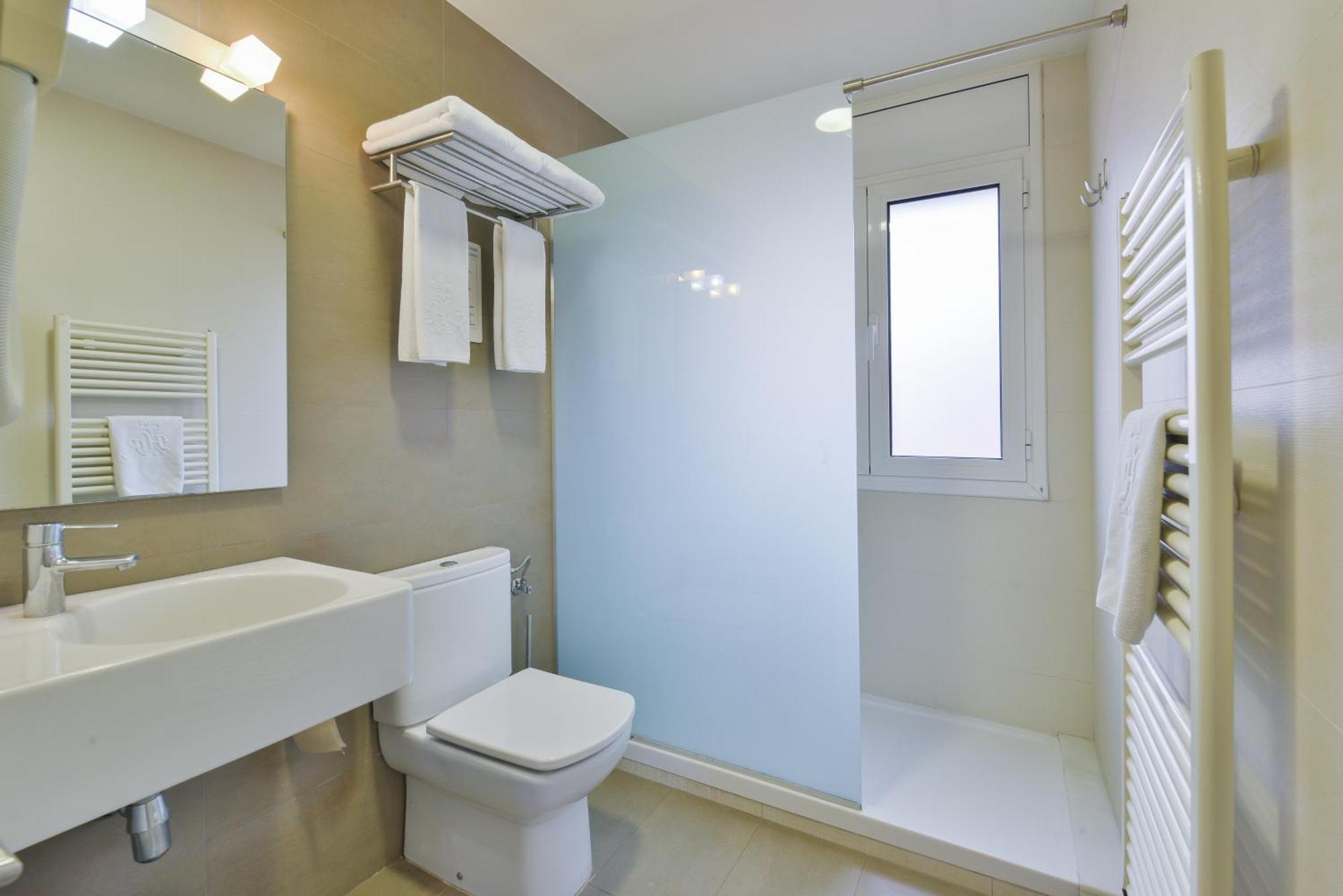 Hotel Robert La Pobla de Claramunt Экстерьер фото